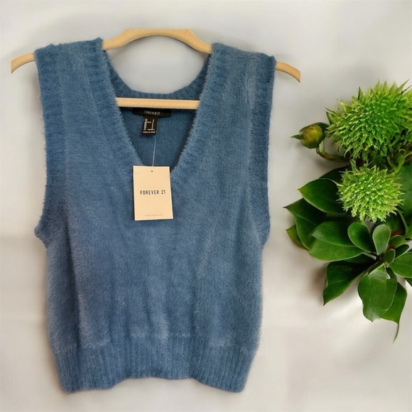 Forever 21 Fuzzy Sweater Tank NWT - Picture 1 of 3